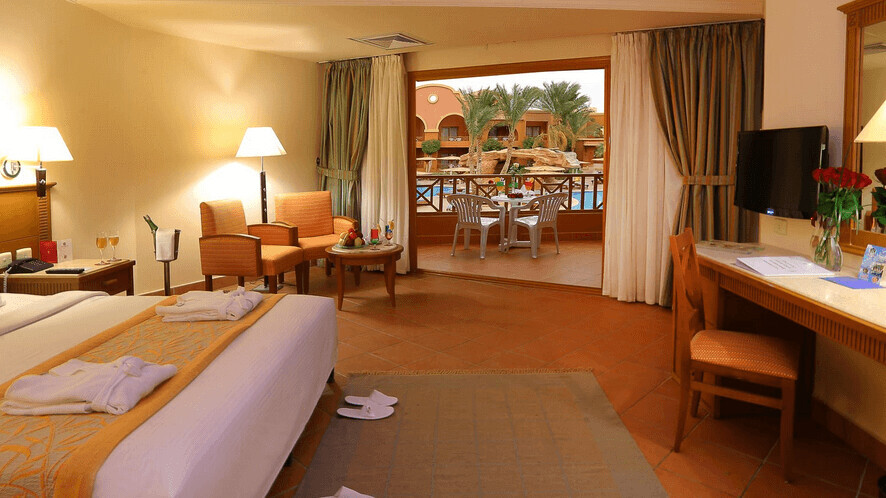 Family Room Pool View 